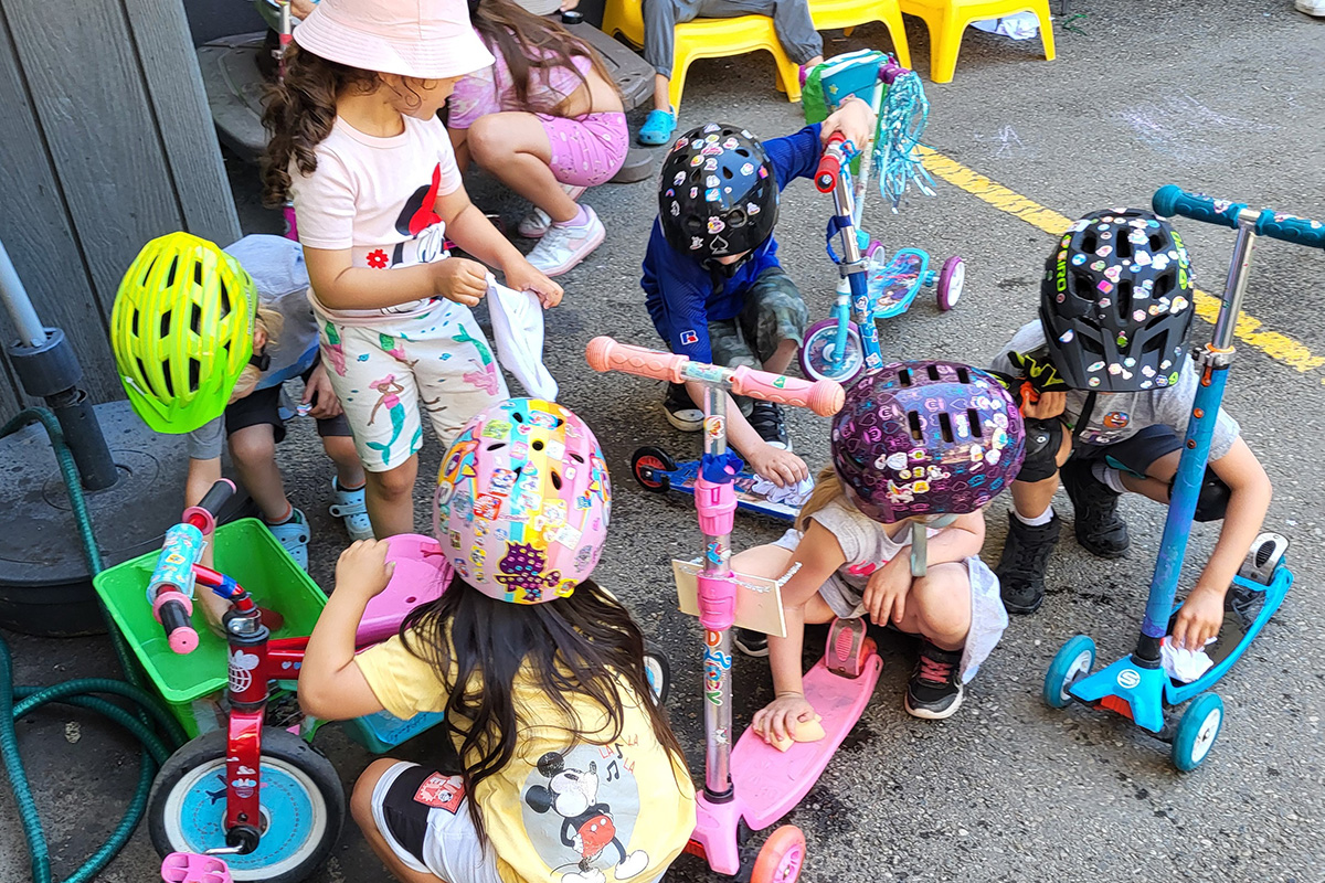 Kinder Gallery 2